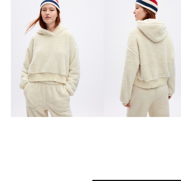 GAP Tops - GAP Recycled Sherpa Hoodie Medium New With Tag